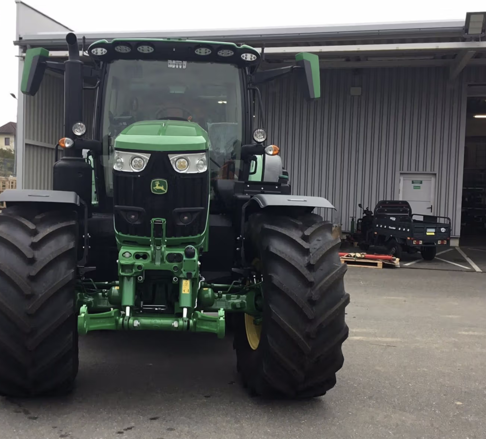 John Deere 6R 215 tractor
