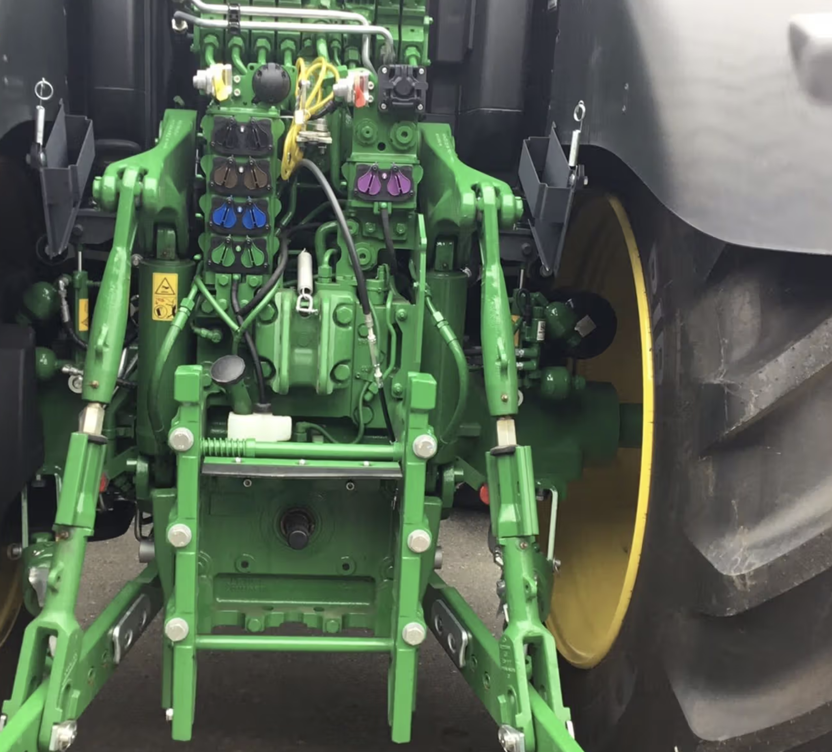 John Deere 6R 215 tractor