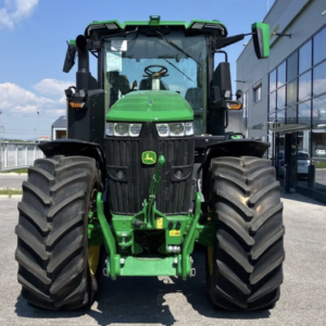 John Deere 7R 290 tractor