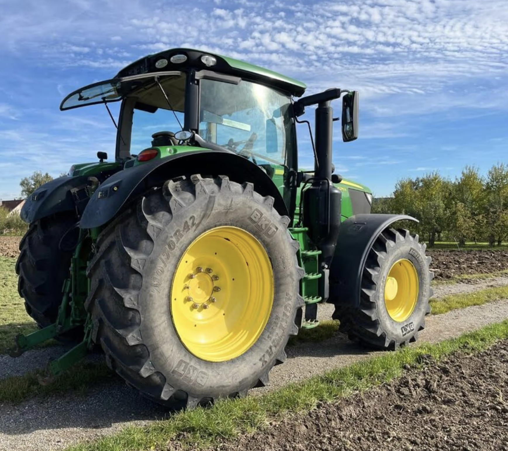 John Deere 6215 R Tractor for sale