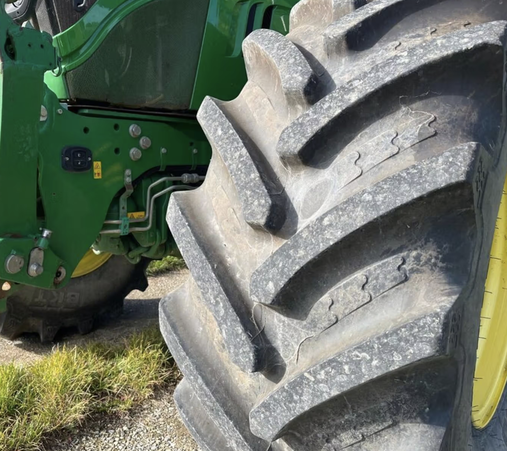 John Deere 6215 R Tractor for sale