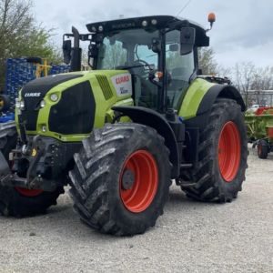 Claas Axion 810 tractor