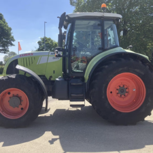 Claas Arion 640 tractor