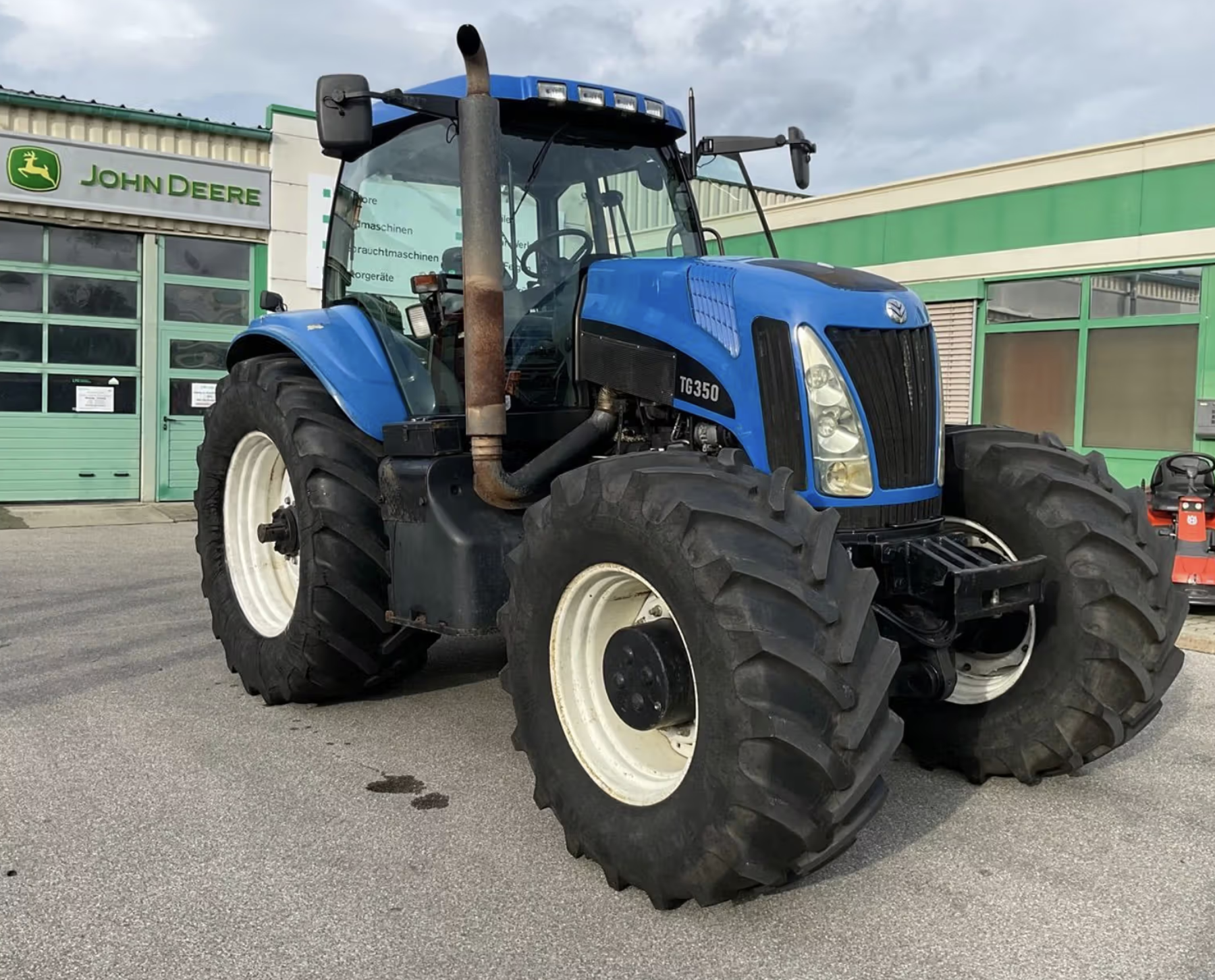 New Holland TG285 Tractor