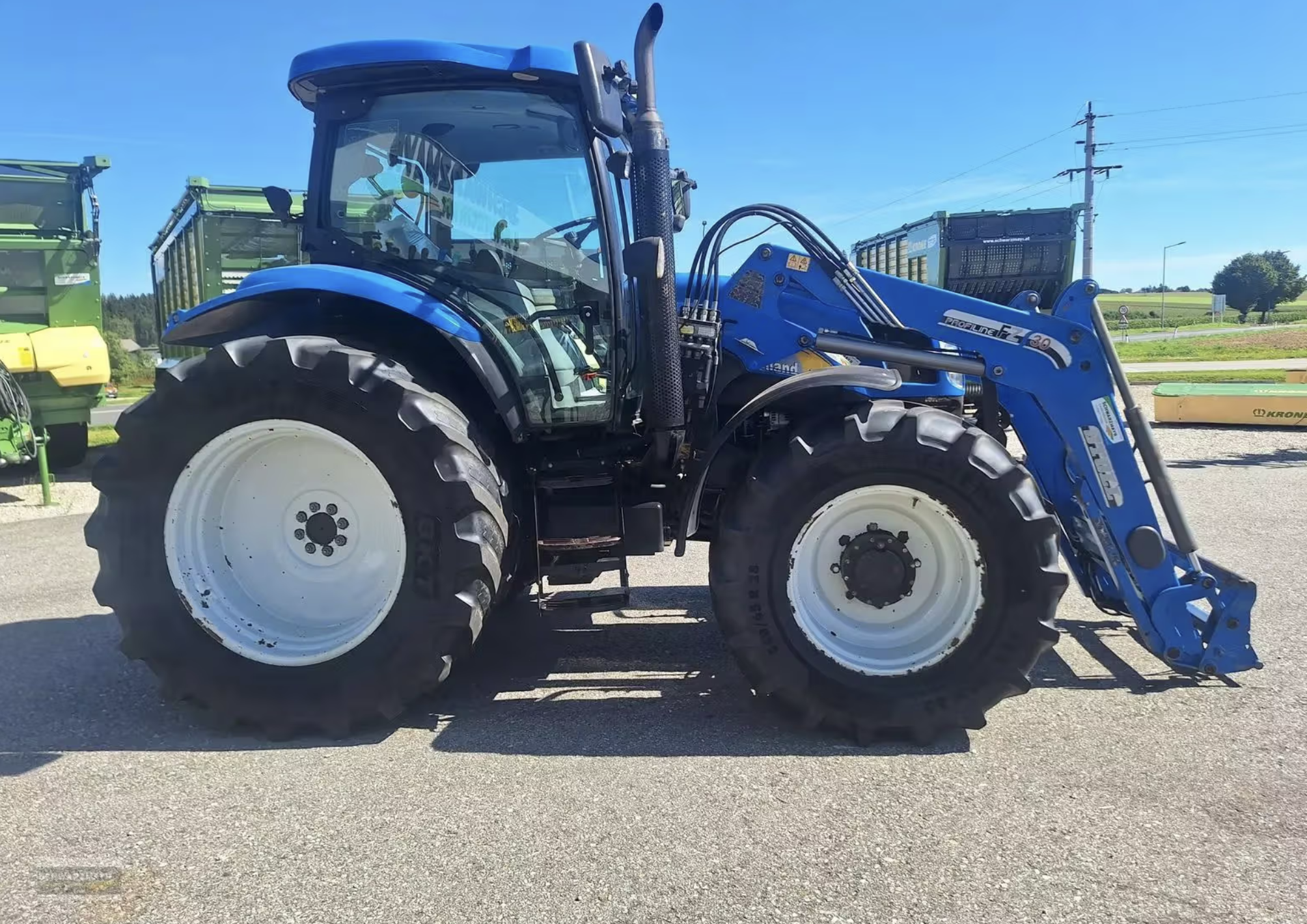 New Holland TG285 Tractor