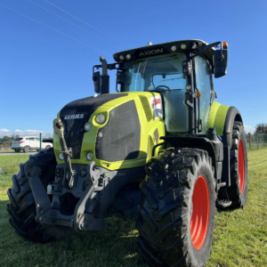Claas Axion 810 CMATIC tractor
