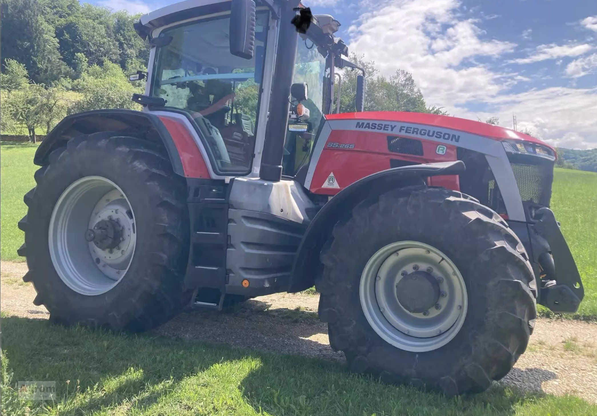 Massey Ferguson 265 used tractor