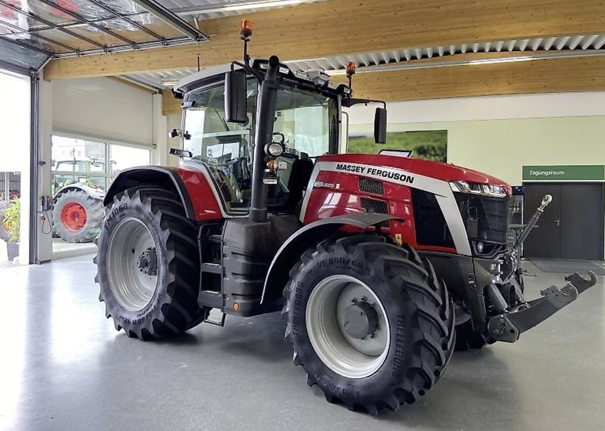 Massey Ferguson 8S.225