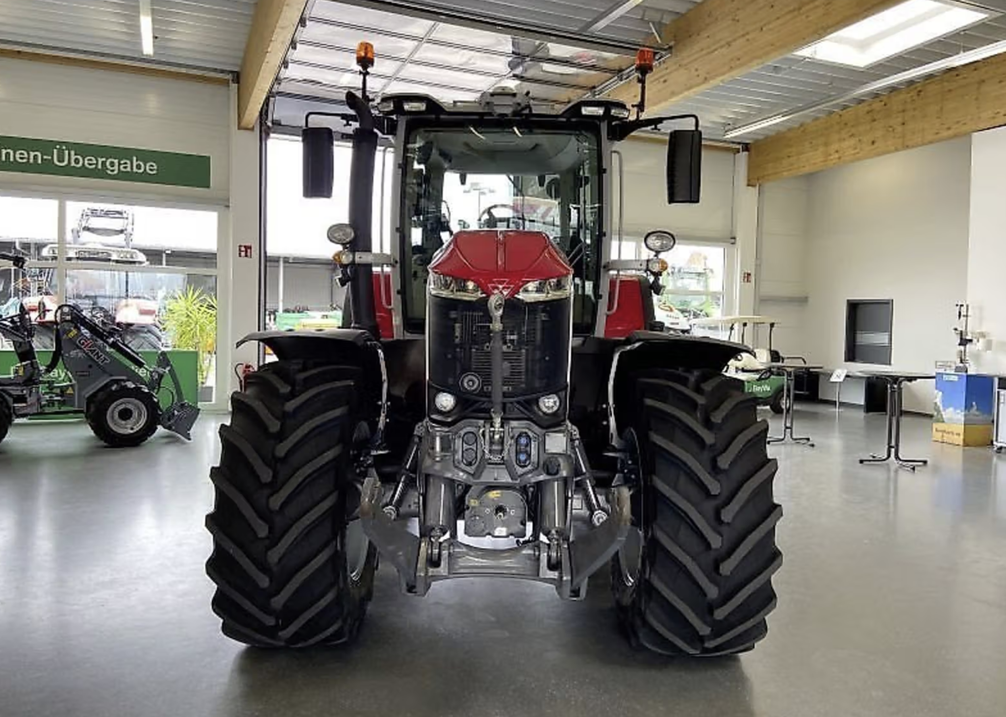 Massey Ferguson 8S.225