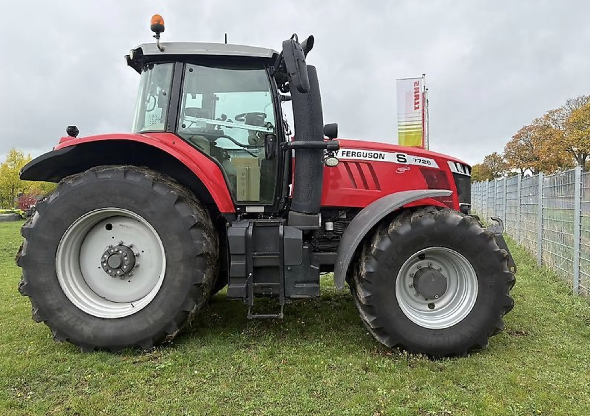 Massey Ferguson 7726 used tractor