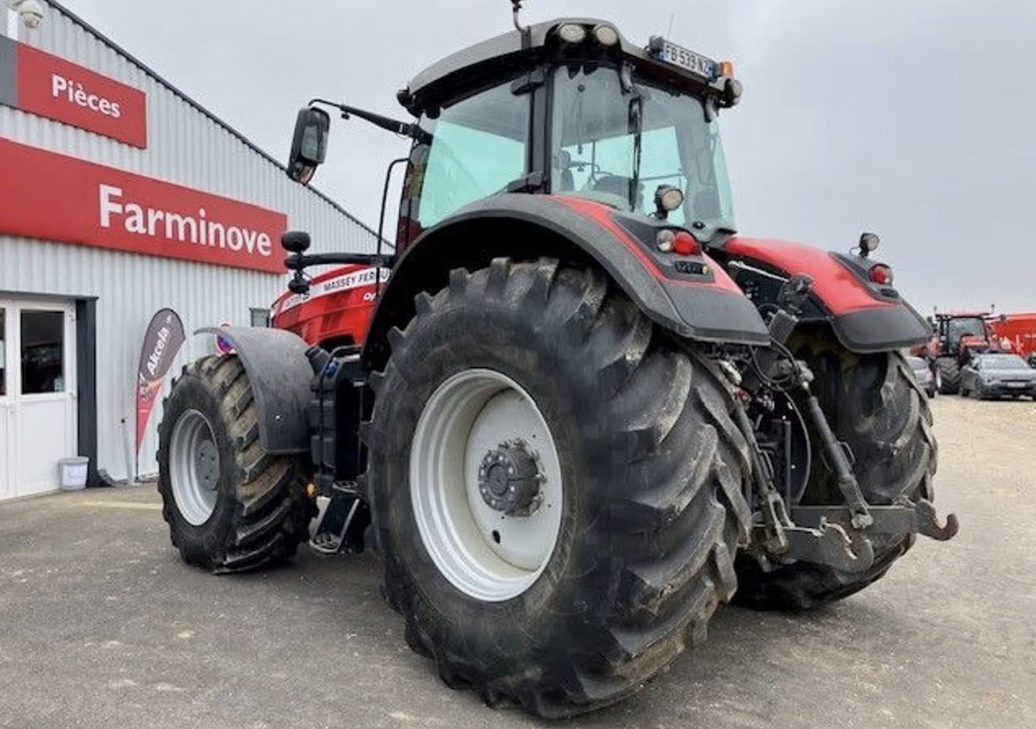 Massey Ferguson 8735