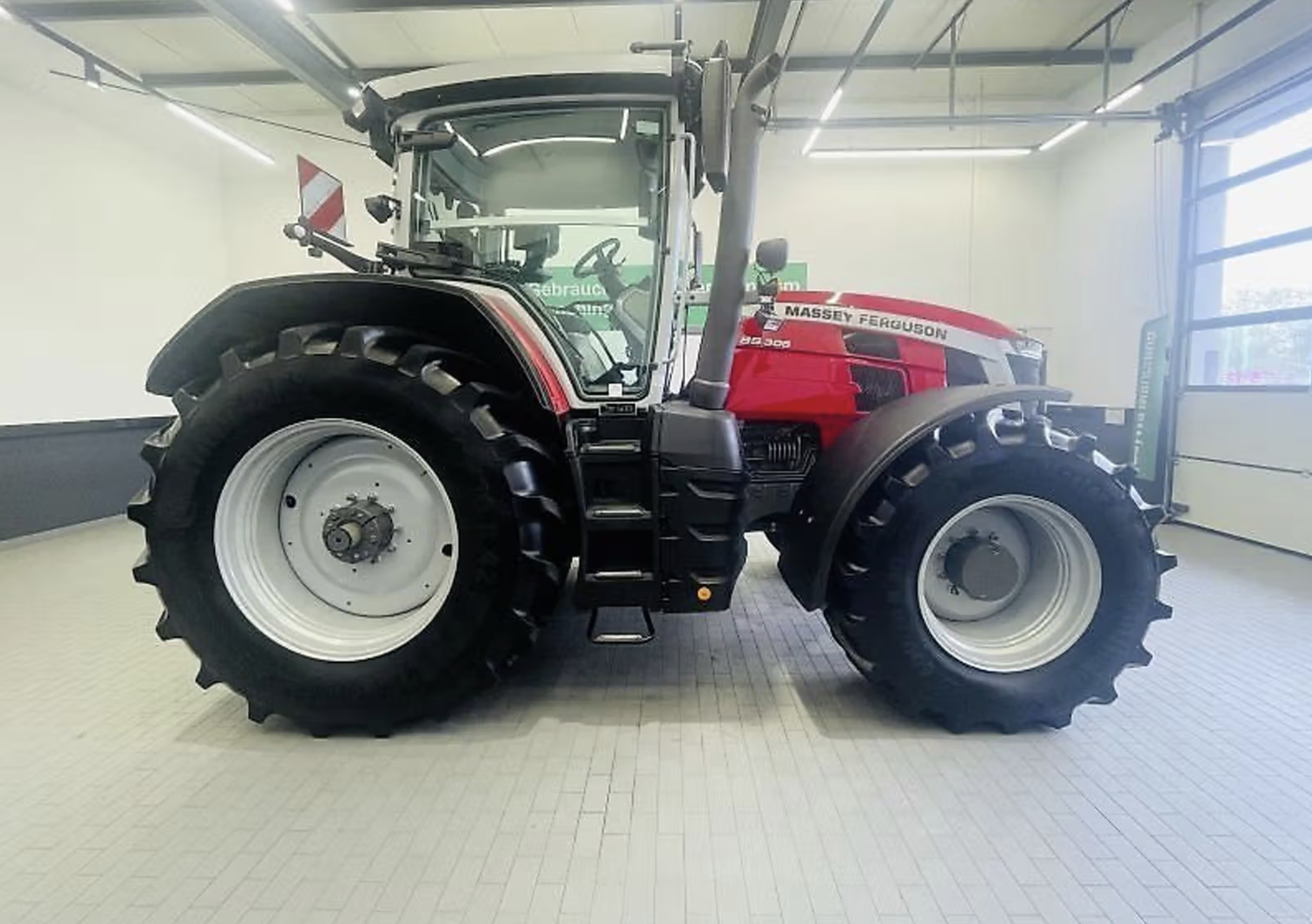 Massey Ferguson 8S.305 tractor