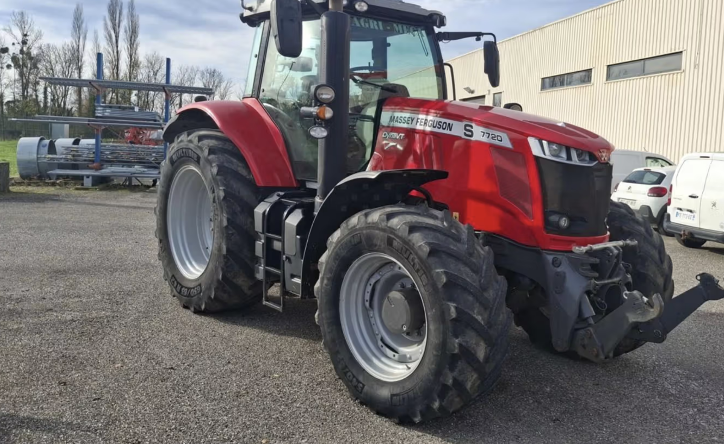 Massey Ferguson 7720 Tractor