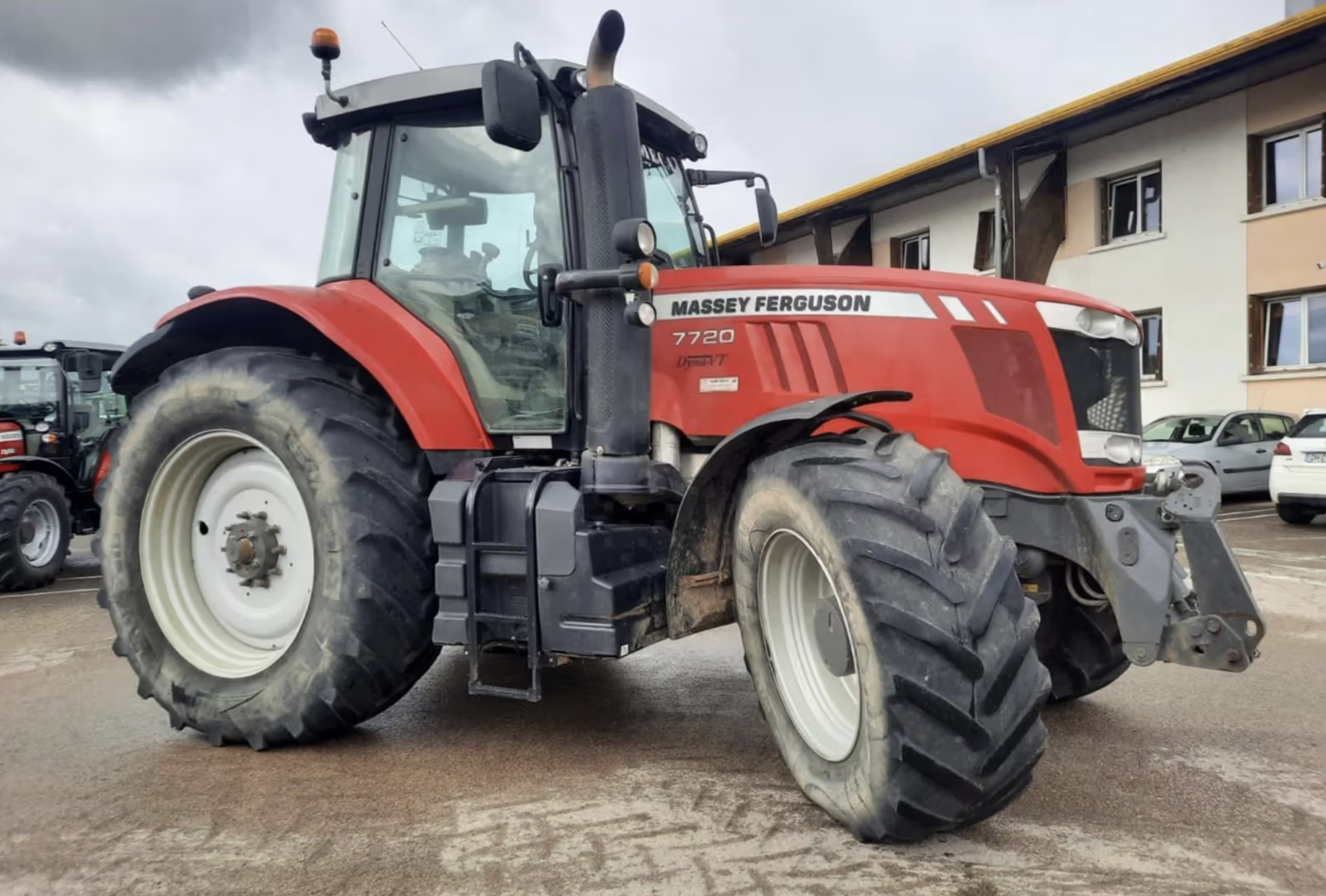used Massey Ferguson 7720 tractor