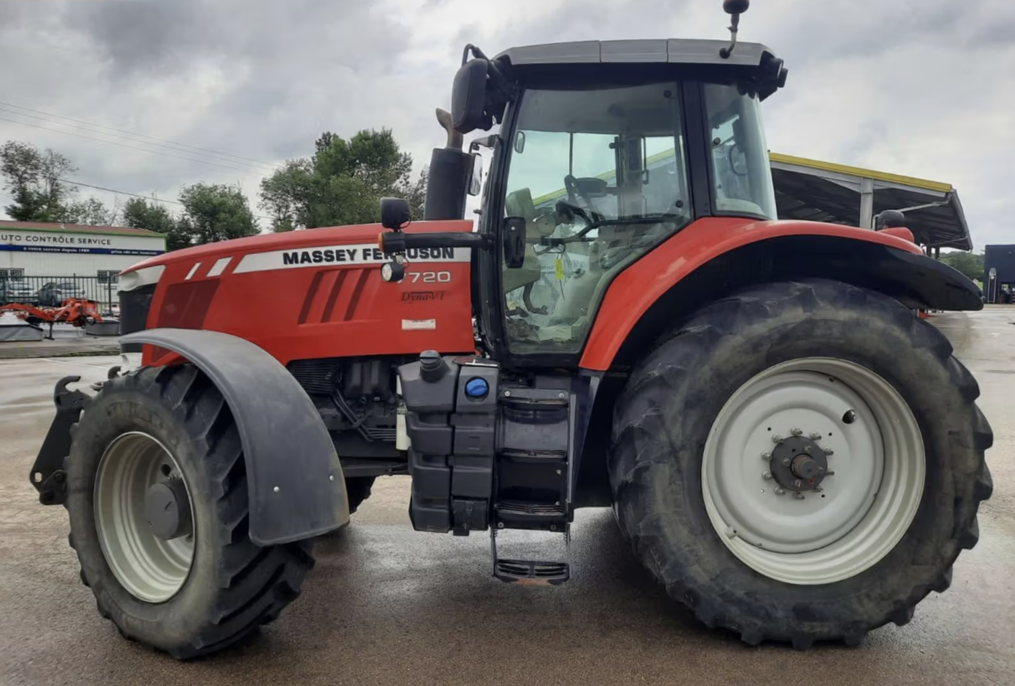 used Massey Ferguson 7720 tractor